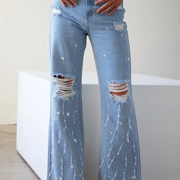 The cutest jeans!! Rhinestones and light wash denim. - Picture 3 of 3